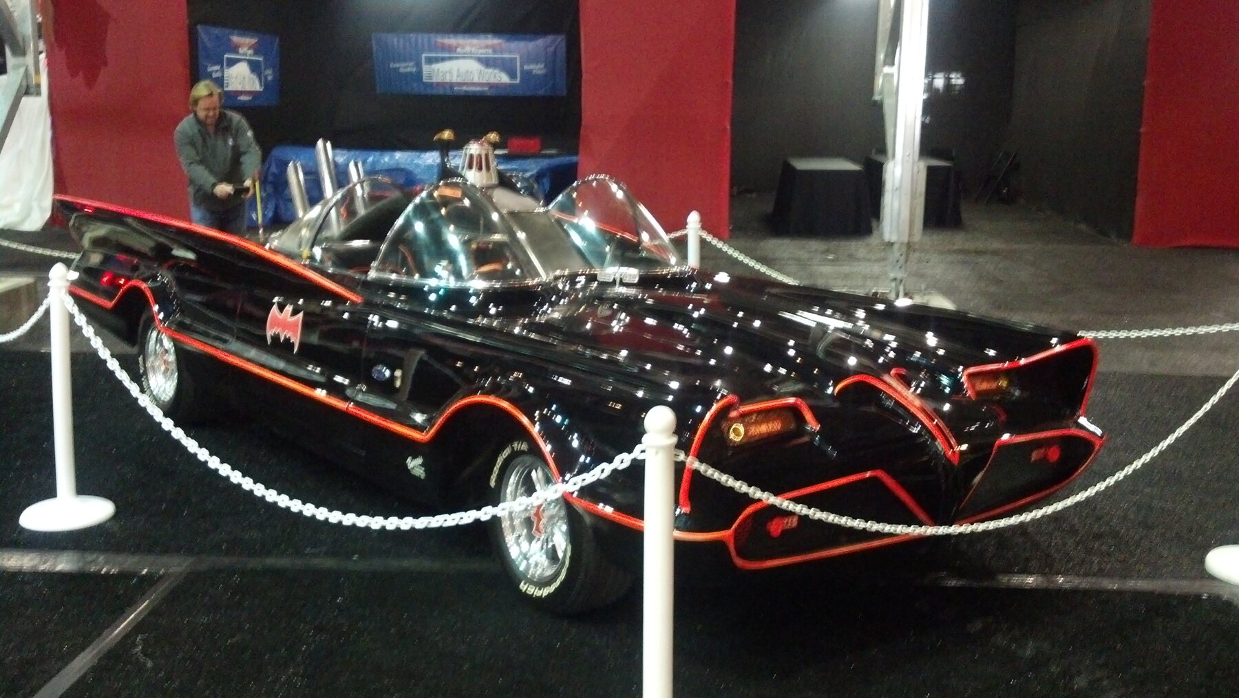 El Batimóvil de la serie de los 60, vendido por Barrett-Jackson en 4,6 millones de dólares.