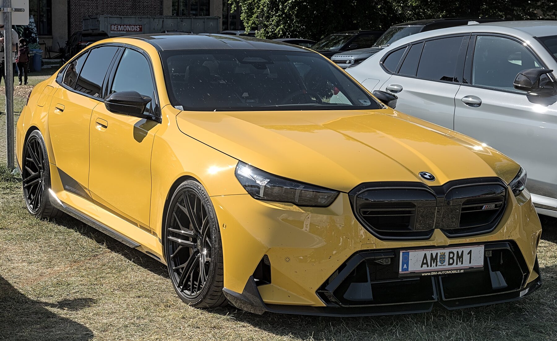 BMW M5 G90, el primer M5 híbrido enchufable, en el MYLE Festival de Múnich 2025.