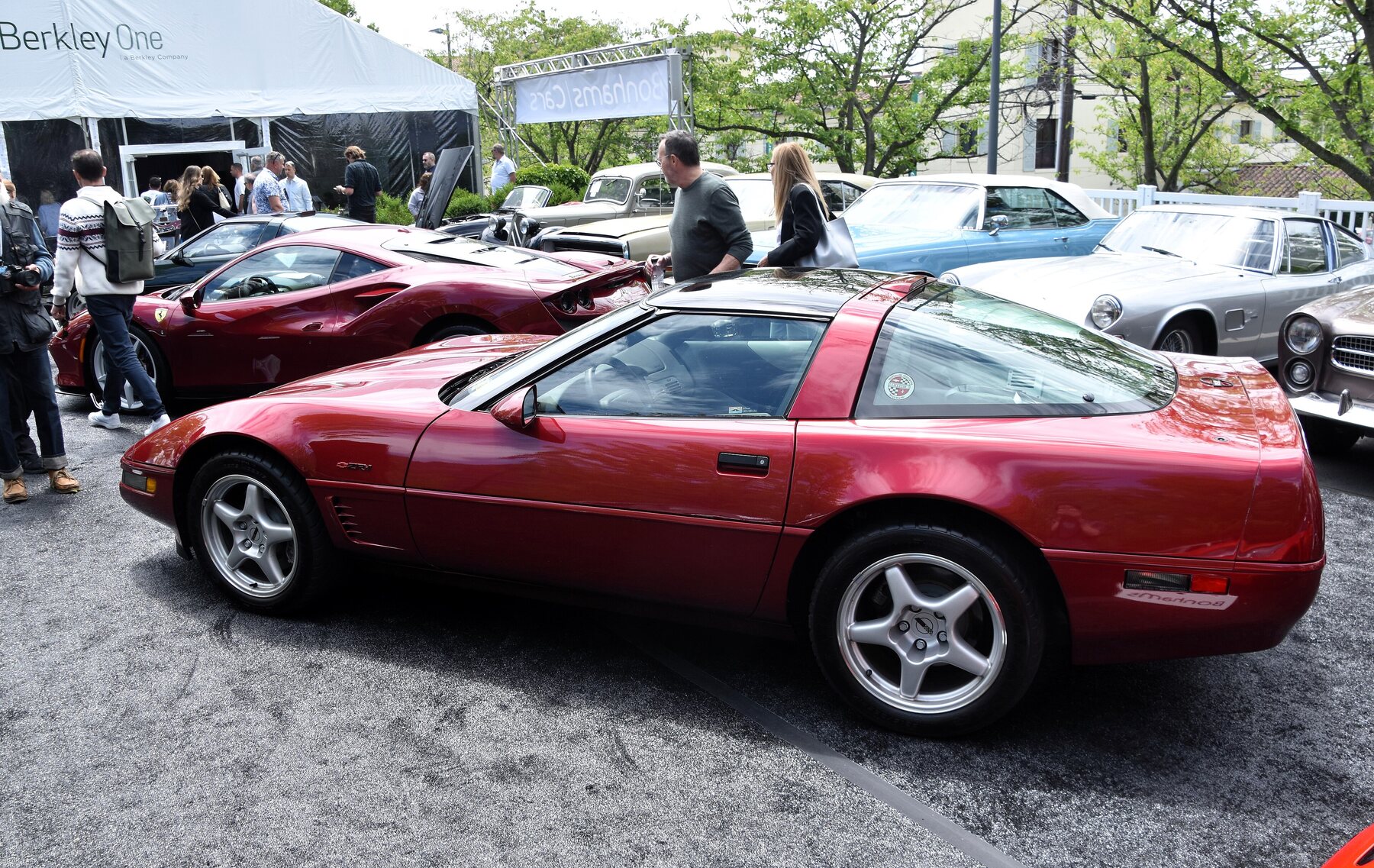 Chevrolet Corvette ZR-1 de 1995, la versión más potente de la cuarta generación.