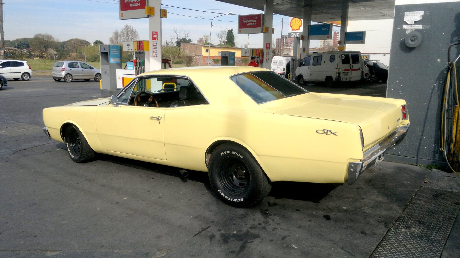 Dodge GTX V8 de 1973.