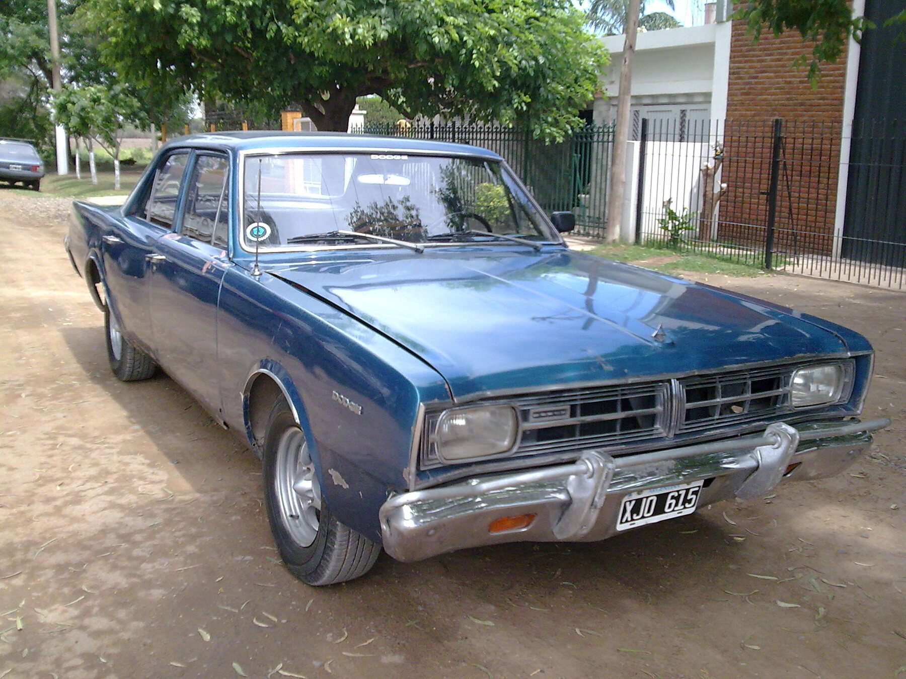 Un Dodge argentino de 1970, de la misma línea de sedanes que el Coronado, que era su versión de lujo.