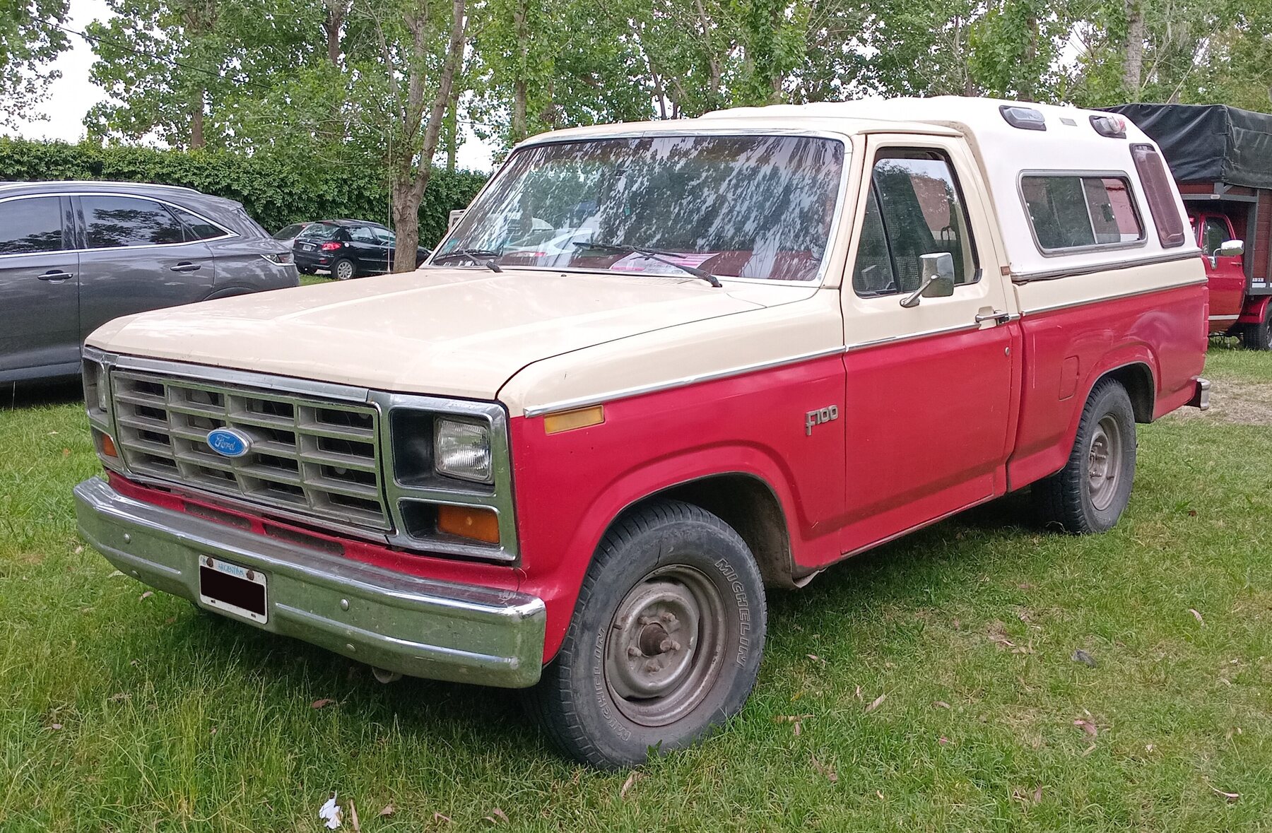 Ford F-100 1984 fabricada en la Argentina, de la séptima generación.