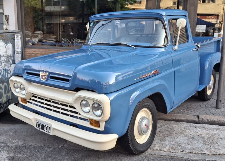 Ford F-100 y el V8 292: el primer motor que salió de Pacheco