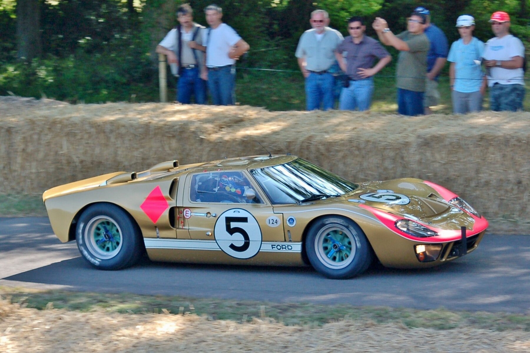 Ford GT40 Mk II de 1966 en Goodwood, en 2019.