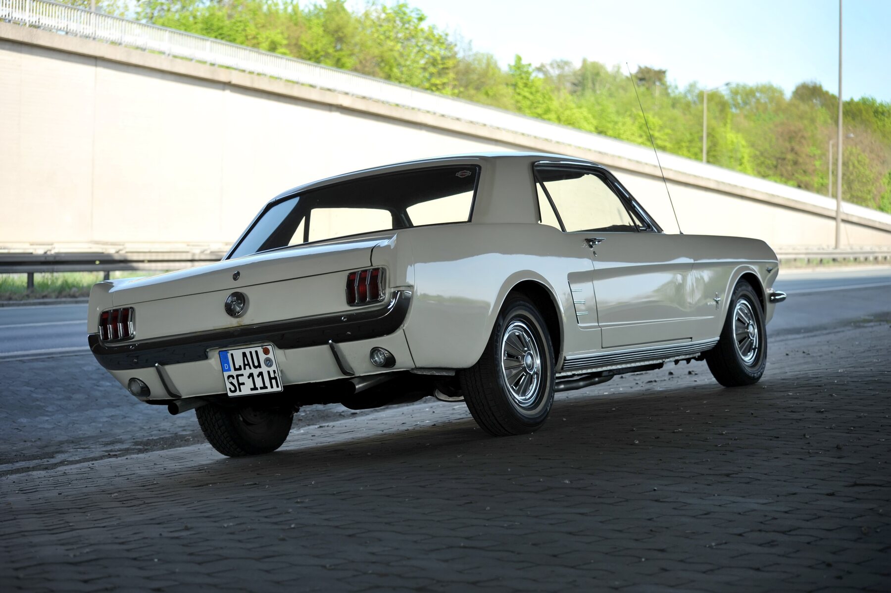 Un Ford Mustang coupé 1966 de calle. Cabalén corrió en el TC con la carrocería original del pony car.