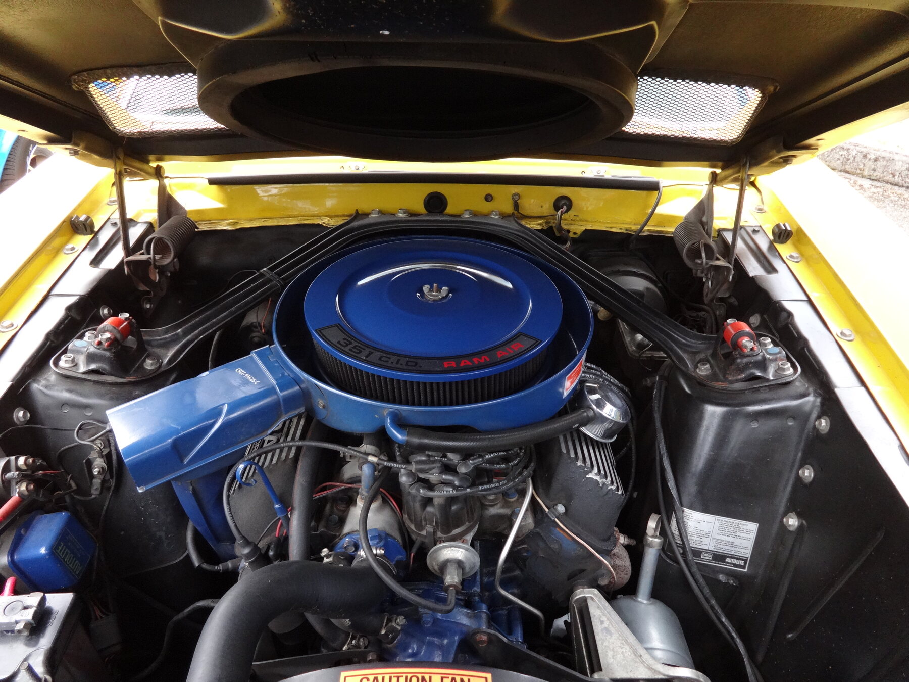 Un 351 en un Shelby GT350 de 1969.