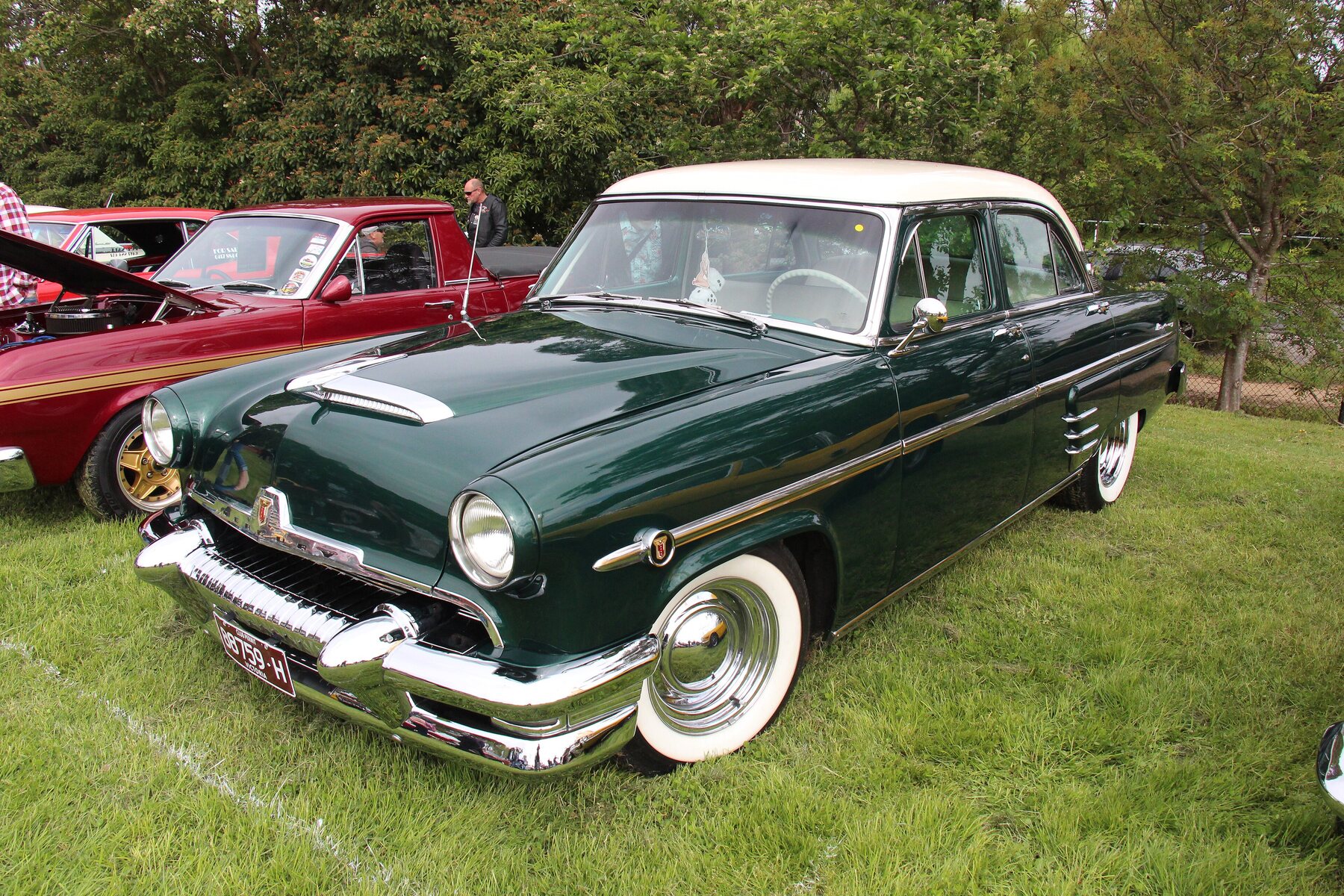 Mercury Monterey 1954: ese año Ford y Mercury estrenaron el V8 Y-Block con válvulas a la cabeza.
