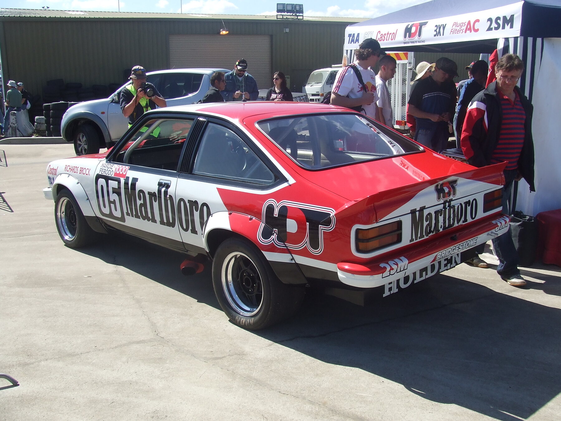 Holden Torana A9X con los colores de Peter Brock.