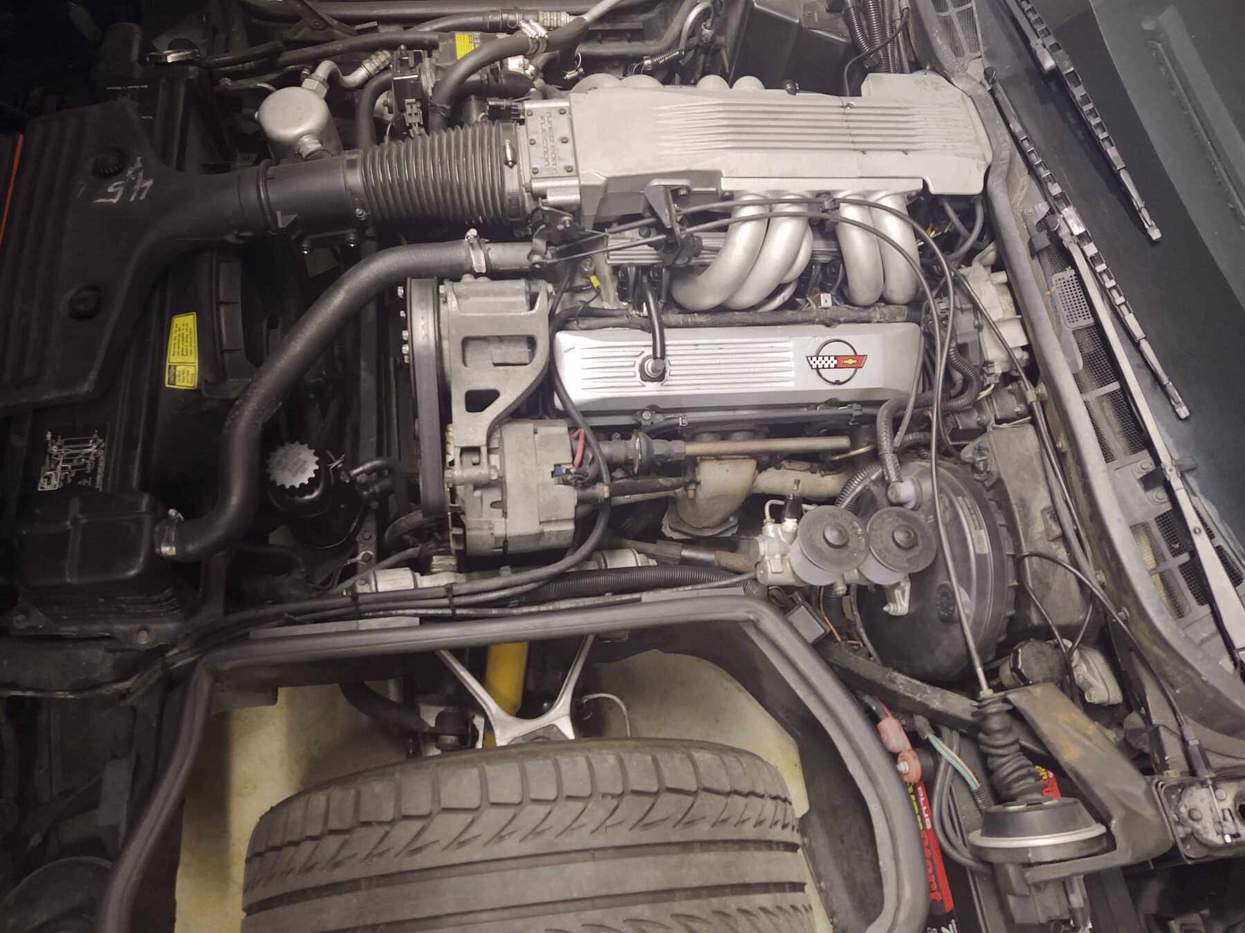 El V8 L98 de un Chevrolet Corvette 1985.