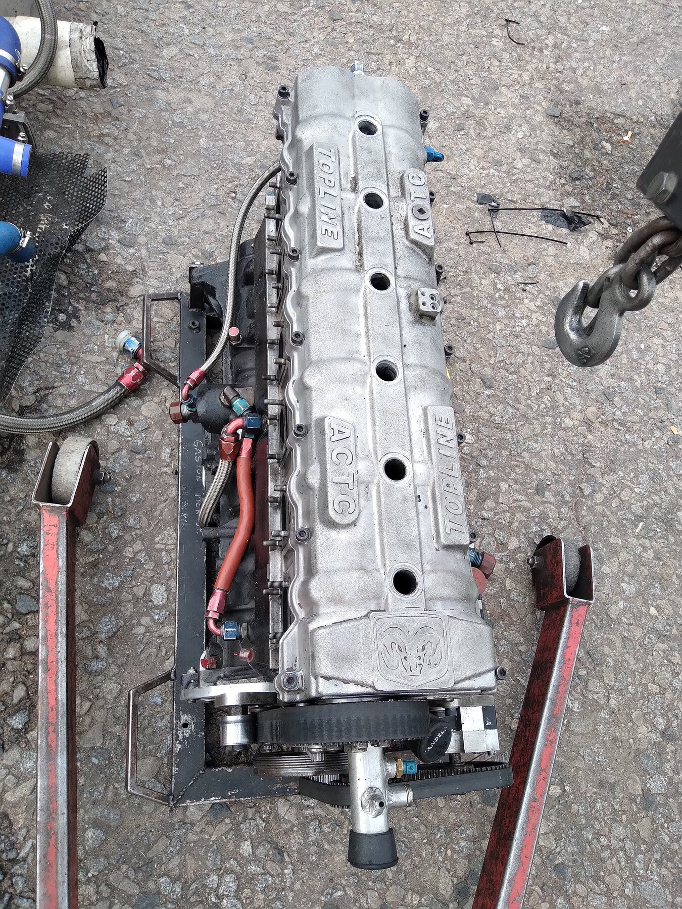 Un motor ACTC de seis cilindros en línea con base Dodge Cherokee, armado por Topline, en 2023.