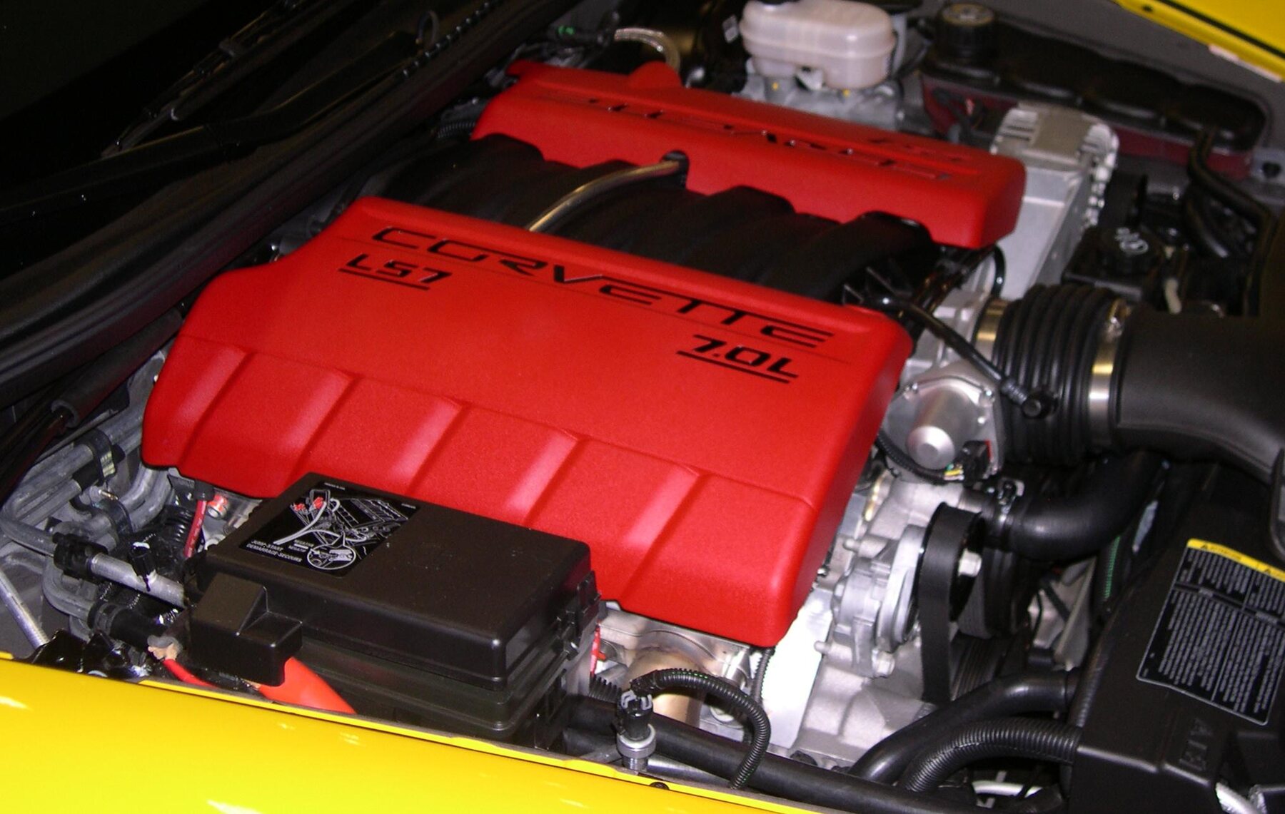 El LS7 de 7 litros en un Corvette Z06 2006.