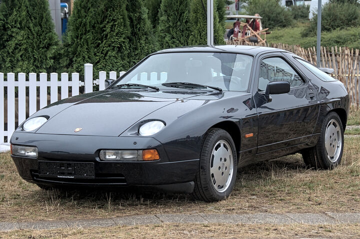 Porsche 928: el V8 delantero que quiso jubilar al 911