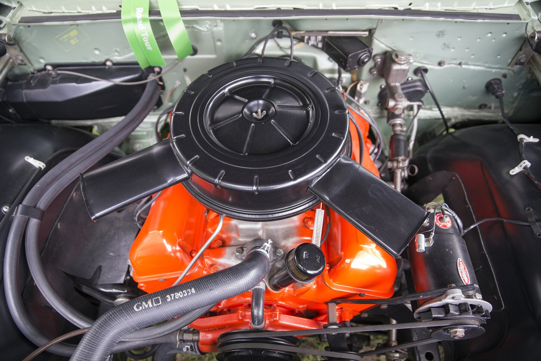 Vano motor de un Chevrolet Impala 1960 con V8 348.