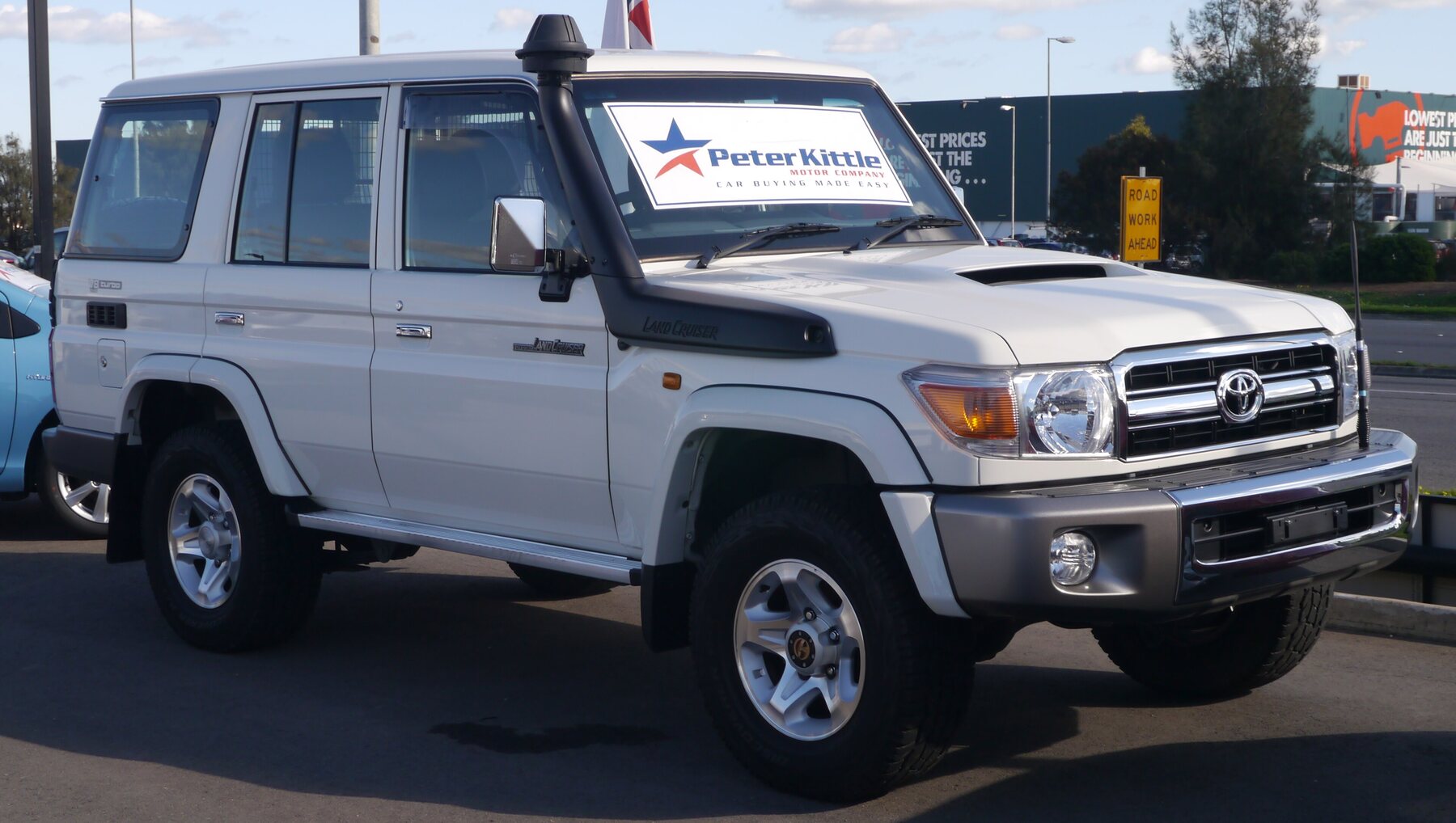 Toyota Land Cruiser Serie 76 GXL de 2015 (código VDJ76R, con el V8 1VD-FTV), en Australia.