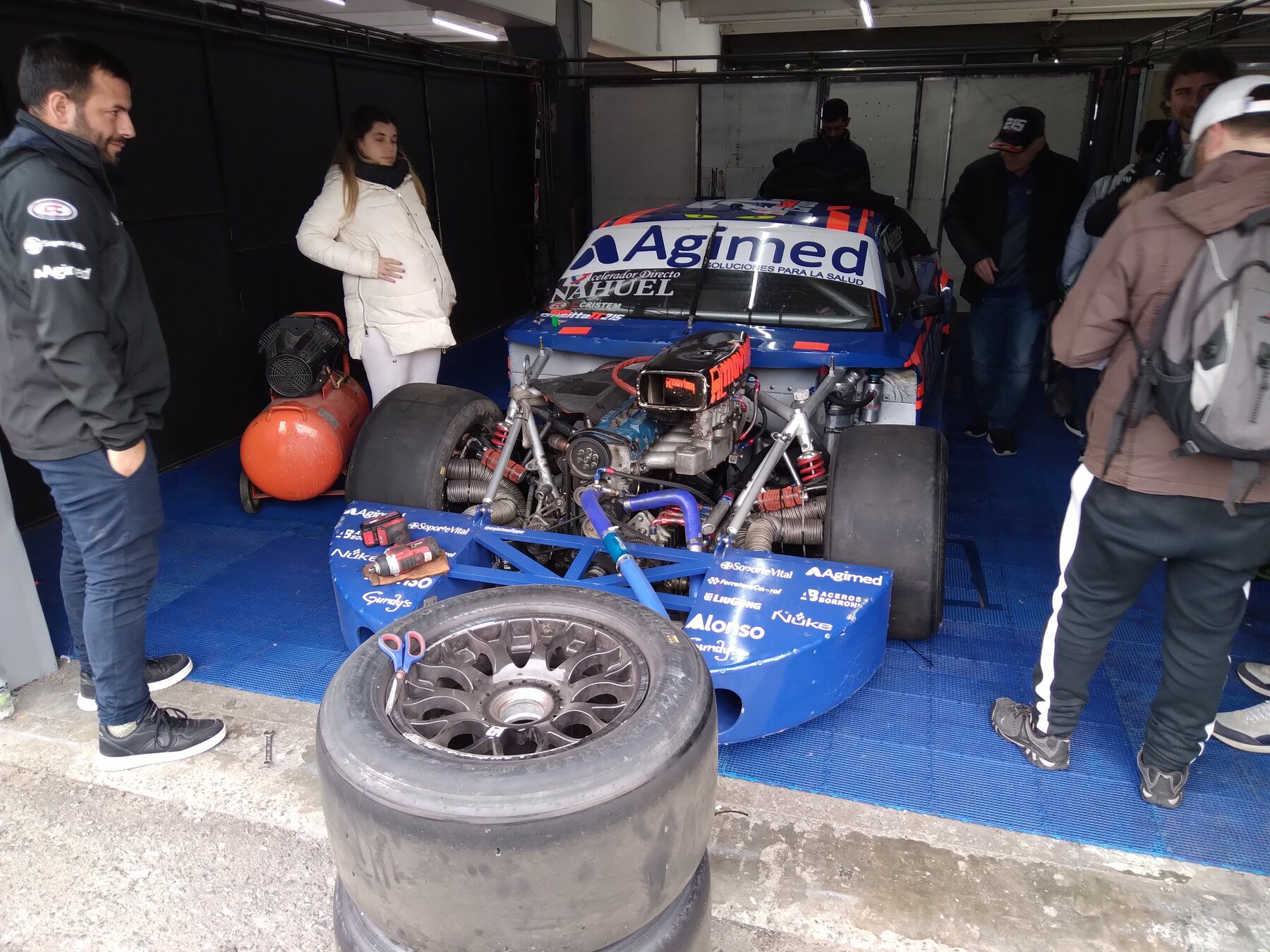 El Dodge Cherokee de Gastón Crusitta en boxes del Autódromo Gálvez, Gran Premio Buenos Aires 2023.