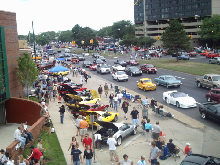 Woodward Dream Cruise: un millón de personas mirando V8 pasar