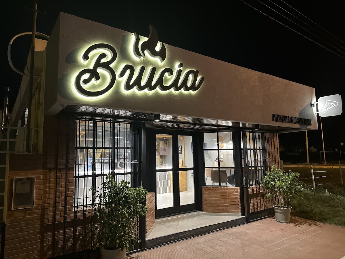 Brucia PIZZERÍA NAPOLETANA