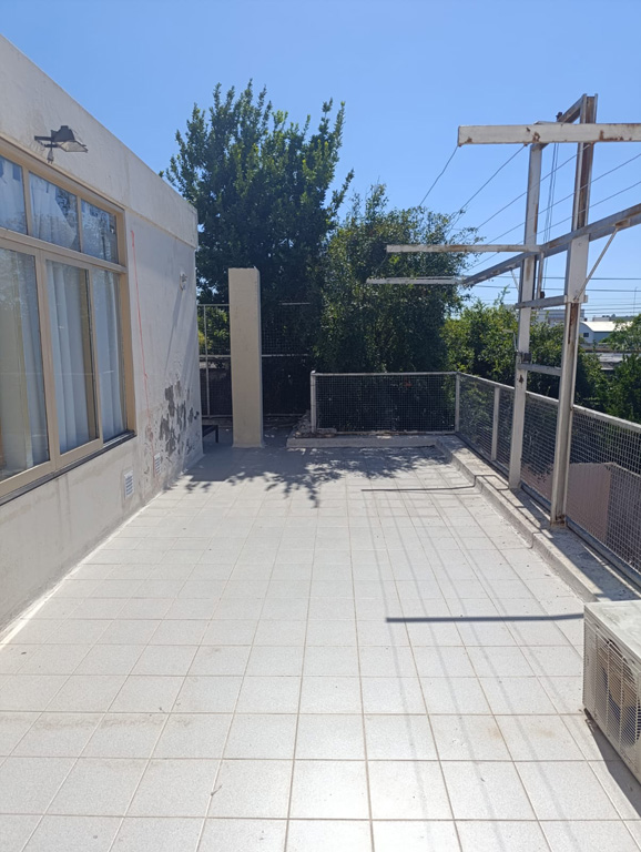 SE VENDE CASA + LOCAL COMERCIAL EN ARROYITO (ZONA CENTRO), miniatura