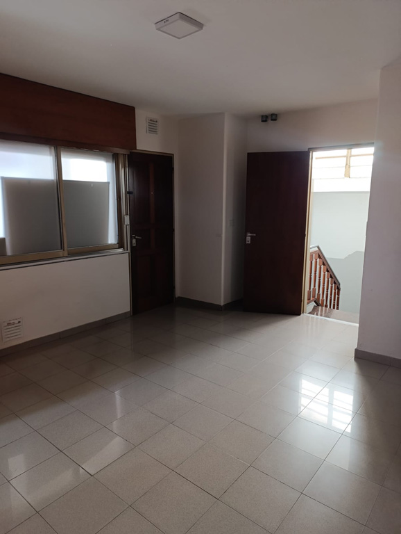 SE VENDE CASA + LOCAL COMERCIAL EN ARROYITO (ZONA CENTRO), miniatura