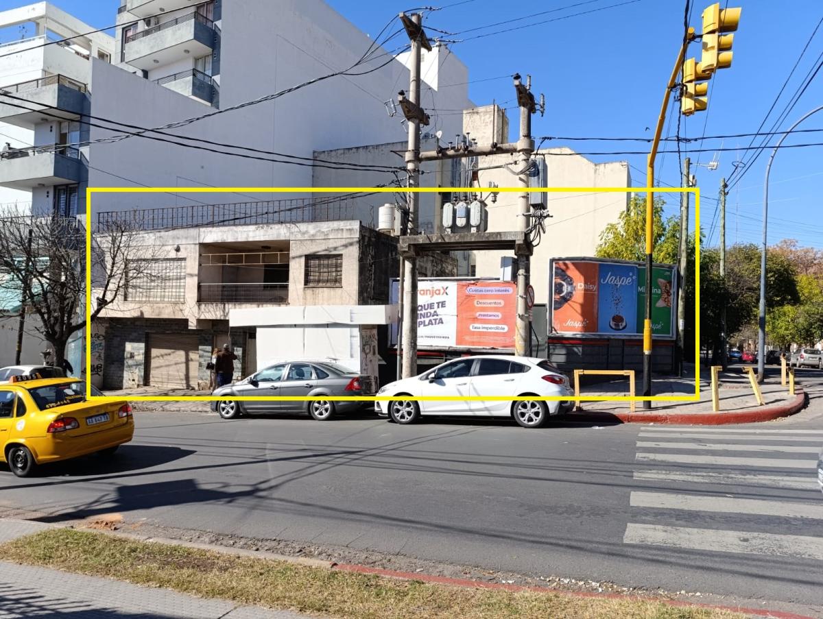 SE VENDE CASA DOS PISOS + LOCAL COMERCIAL EN CORDOBA CAPITAL, miniatura