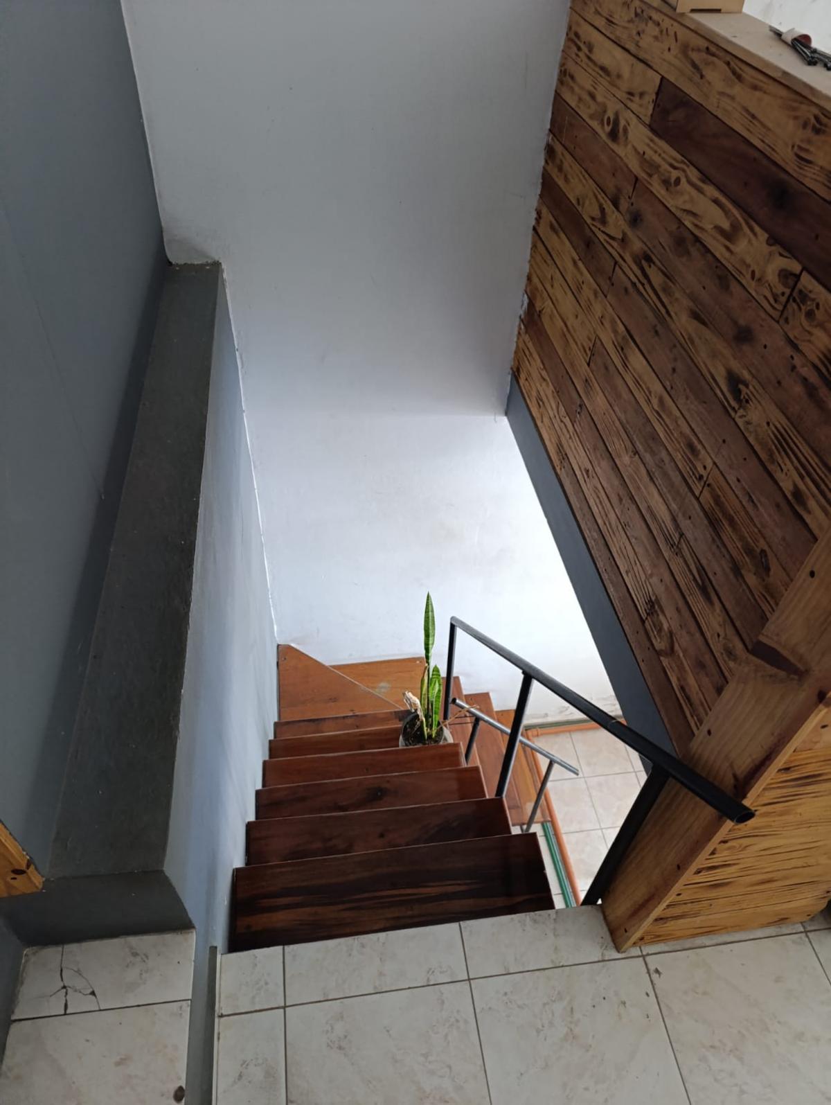 SE VENDE 2 LOCALES COMERCIALES Y 2 DEPARTAMENTOS EN ARROYITO (ZONA CENTRO), miniatura