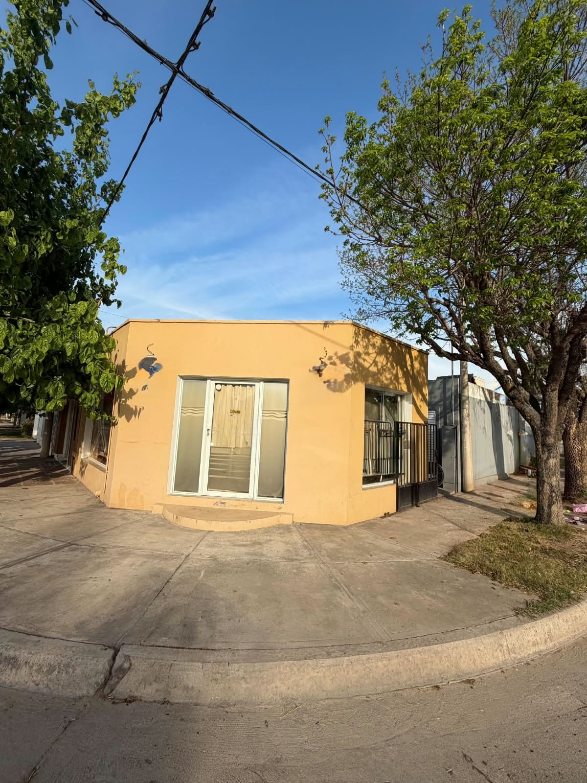 SE VENDE CASA + 2 LOCALES COMERCIALES, miniatura