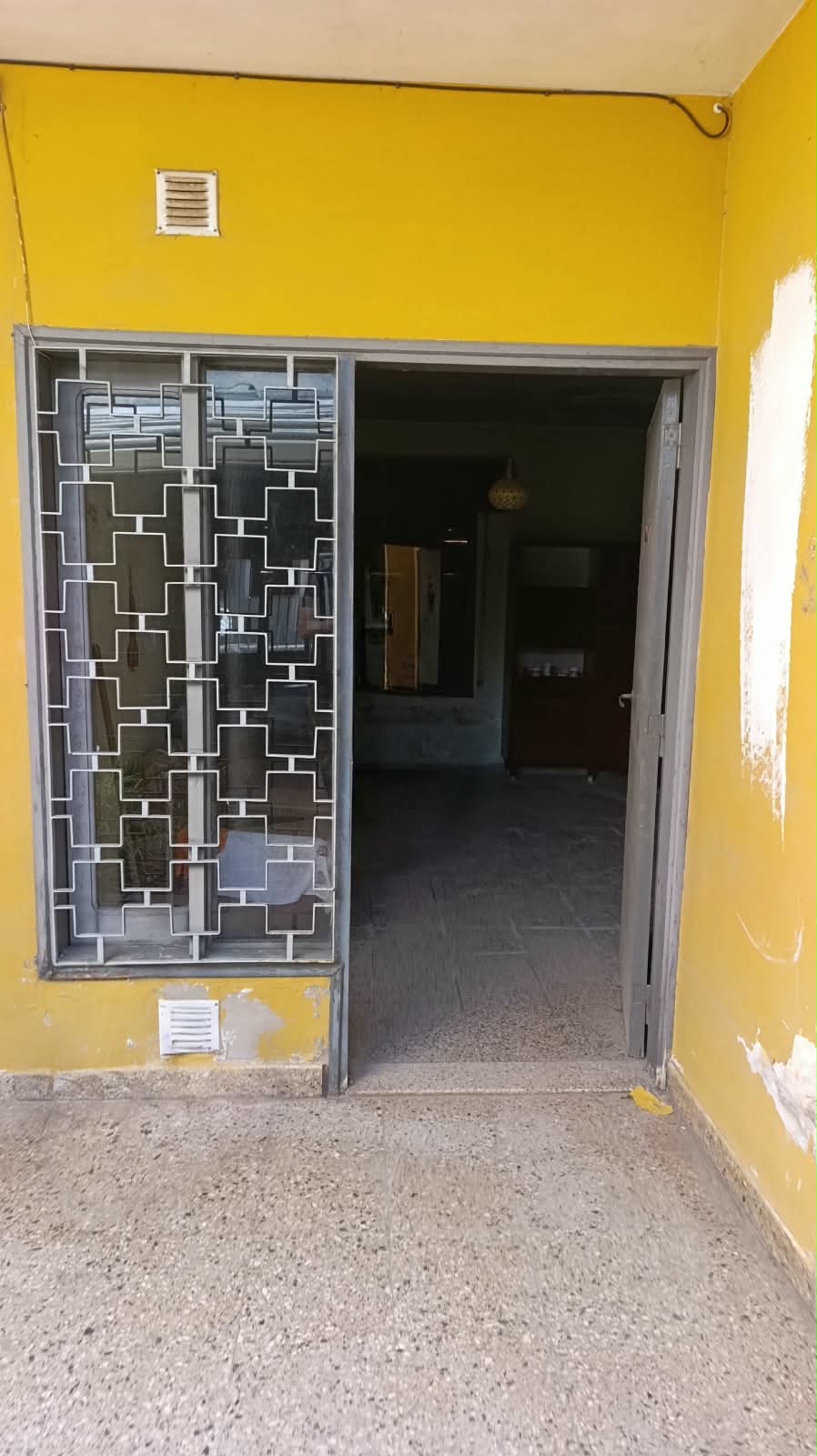 SE VENDE CASA + LOCAL COMERCIAL (CENTRO DE ARROYITO), miniatura