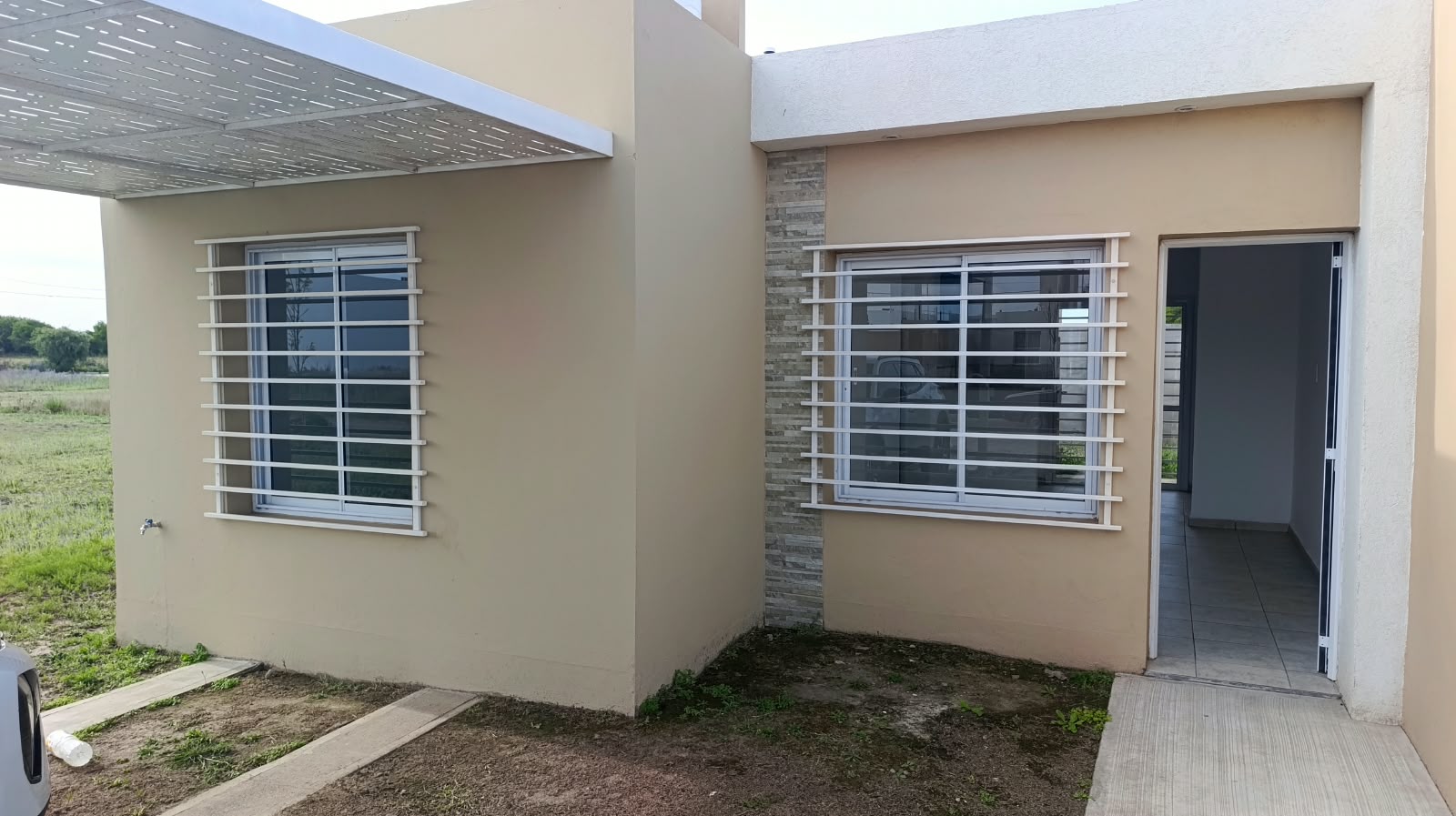 SE VENDEN DUPLEX EN ARROYITO, miniatura